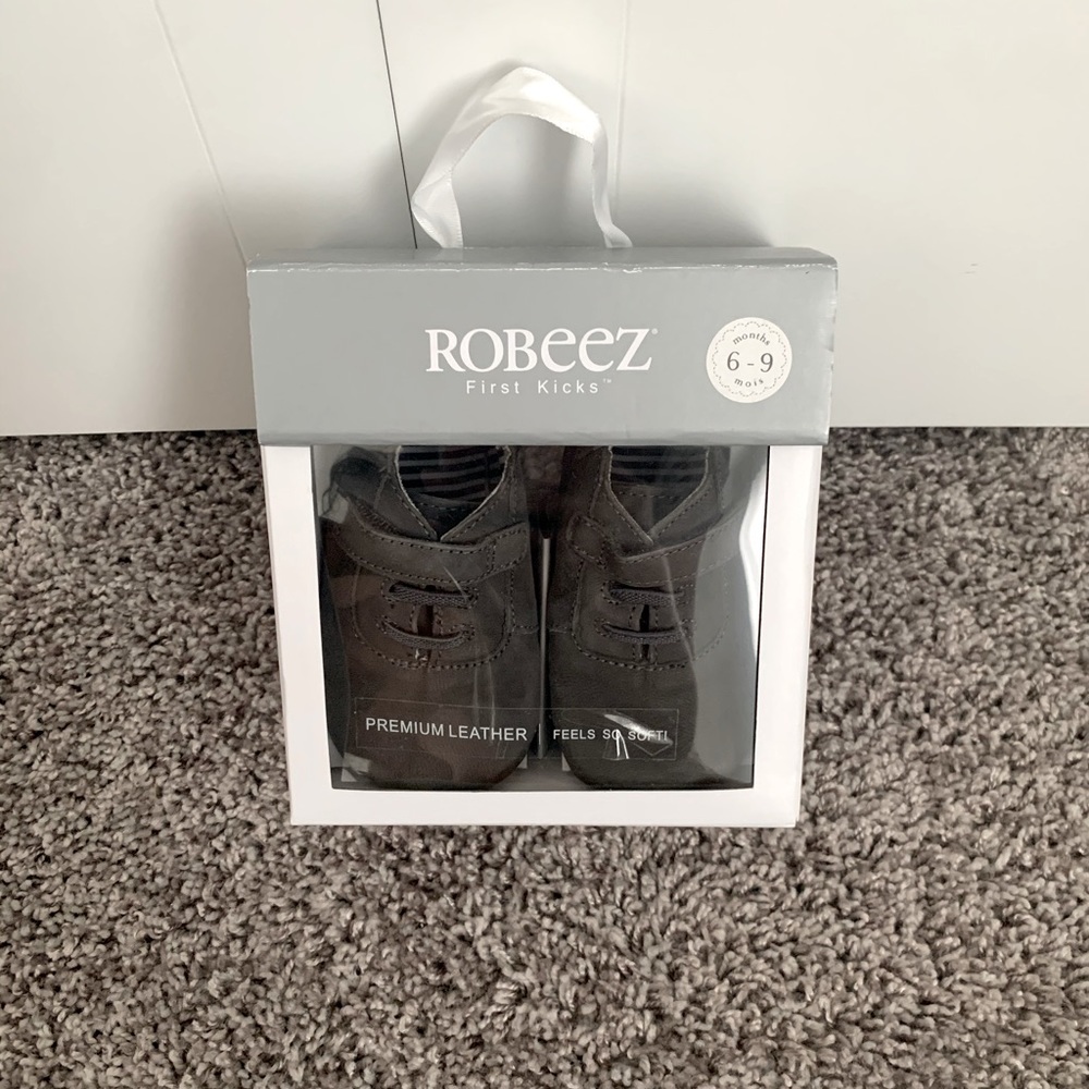 Robeez leather pre walker shoes